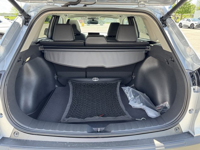 2025 Toyota Corolla XLE FWD Cross