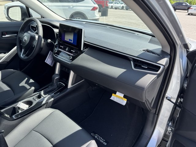 2025 Toyota Corolla XLE FWD Cross