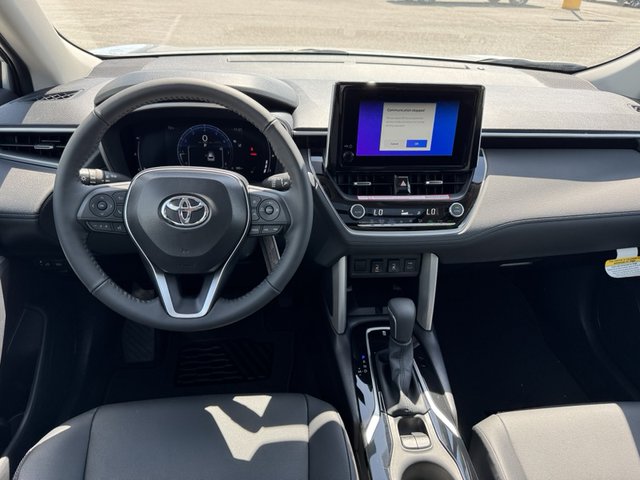 2025 Toyota Corolla XLE FWD Cross