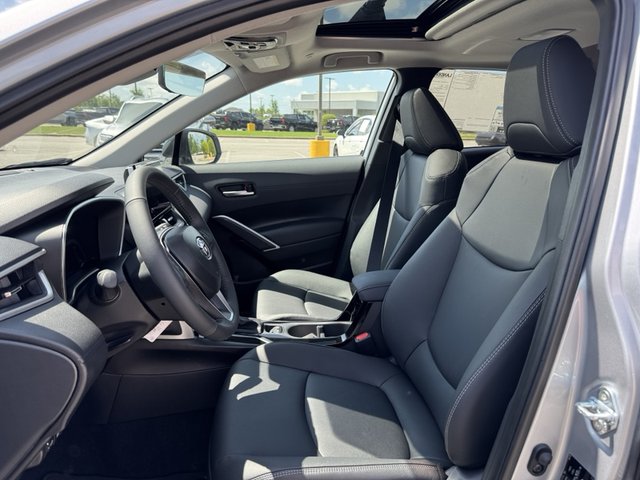 2025 Toyota Corolla XLE FWD Cross