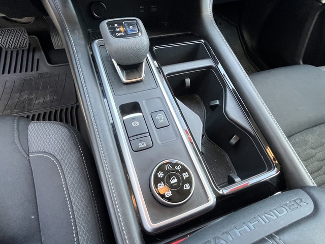 2022 Nissan Pathfinder SV 4WD
