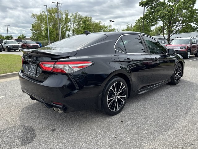 2019 Toyota Camry SE