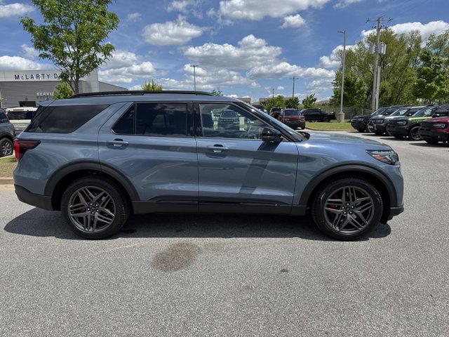 2025 Ford Explorer ST 4WD