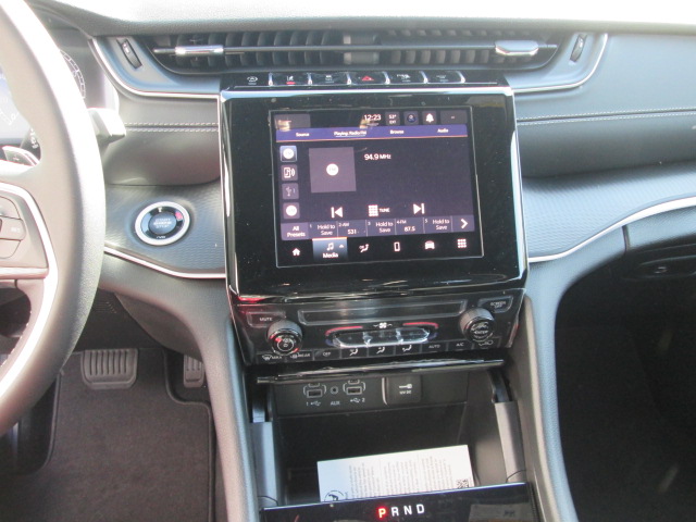2025 Jeep Grand Cherokee Laredo 2WD L