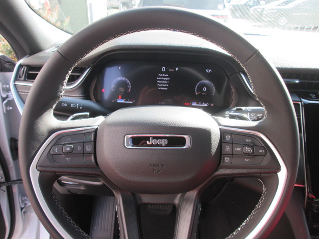 2025 Jeep Grand Cherokee Laredo 2WD L
