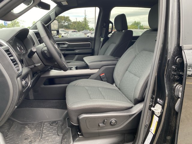 2025 Ram 1500 Big Horn 4WD 5ft7 Box