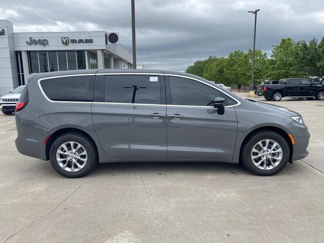 2025 Chrysler Pacifica Select AWD