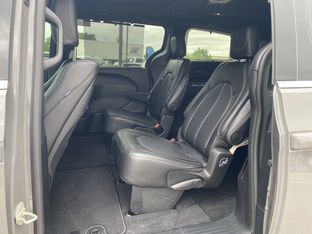 2025 Chrysler Pacifica Select AWD