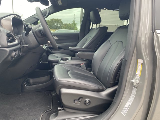 2025 Chrysler Pacifica Select AWD