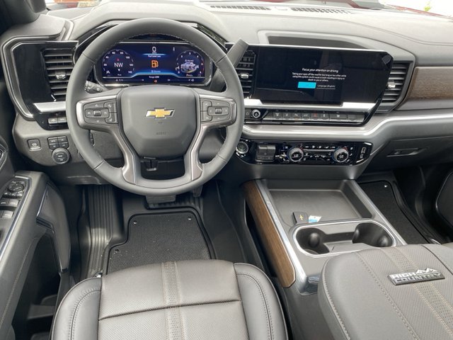 2025 Chevrolet Silverado 3500HD High Country 4WD 172WB