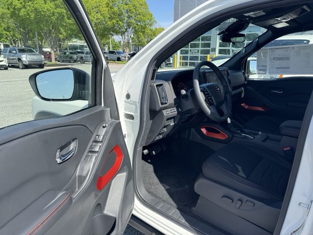 2025 Nissan Frontier PRO-4X 4WD
