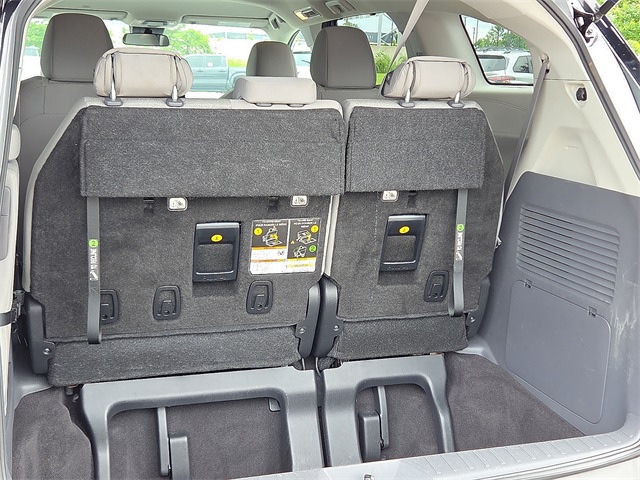 2023 Toyota Sienna LE FWD 8-Pass