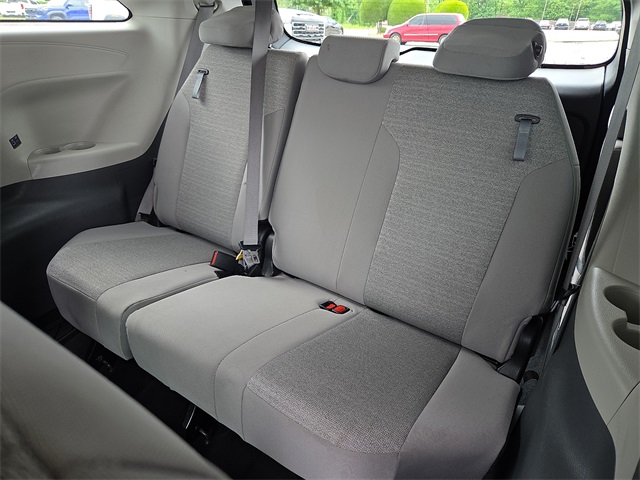 2023 Toyota Sienna LE FWD 8-Pass