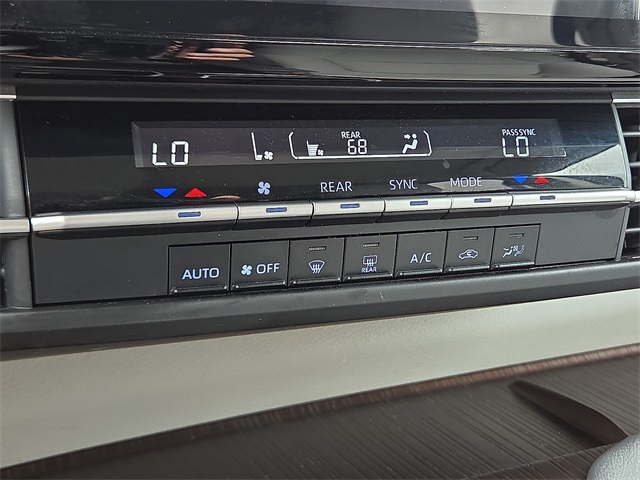 2023 Toyota Sienna LE FWD 8-Pass