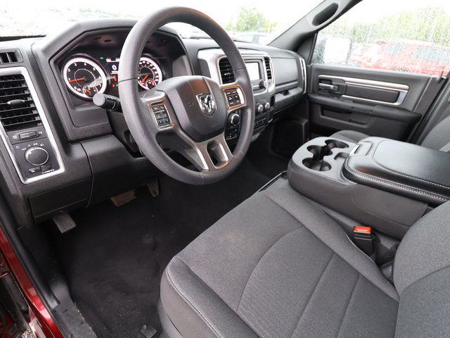 2024 Ram 1500 Classic Warlock 4WD 5ft7