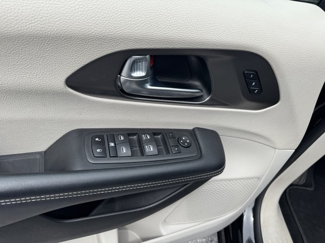 2023 Chrysler Pacifica Touring L FWD