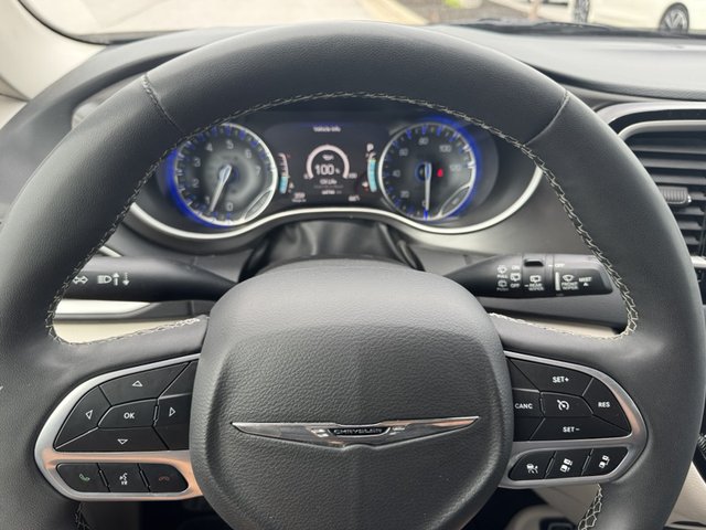 2023 Chrysler Pacifica Touring L FWD