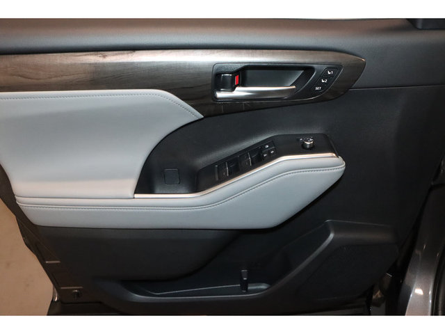 2025 Toyota Highlander Limited FWD