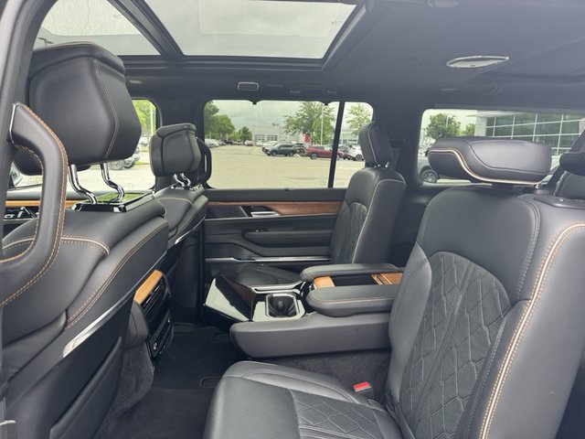 2024 Jeep Grand Wagoneer Series III 4WD L