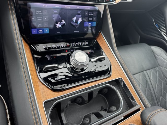 2024 Jeep Grand Wagoneer Series III 4WD L