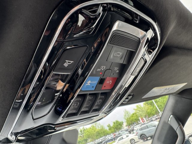 2024 Jeep Grand Wagoneer Series III 4WD L
