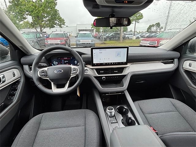 2025 Ford Explorer Active 4WD