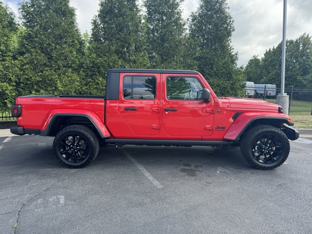2025 Jeep Gladiator Nighthawk 4WD