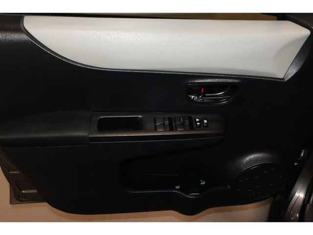 2012 Toyota Yaris LE 5Dr