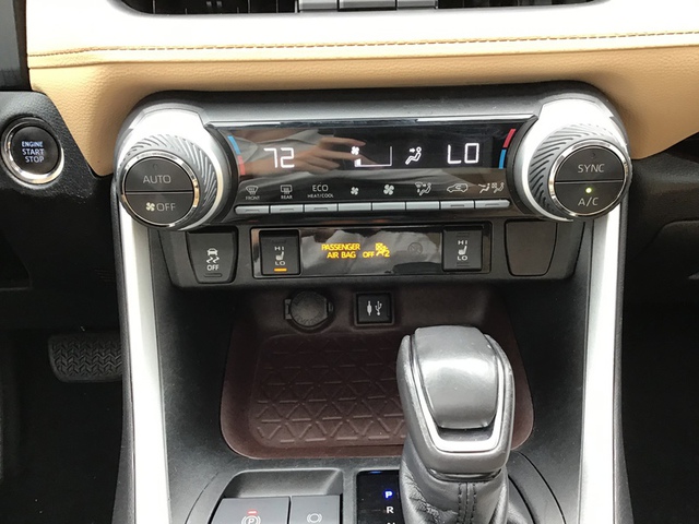 2019 Toyota RAV4 Limited FWD
