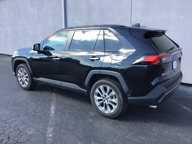 2019 Toyota RAV4 Limited FWD