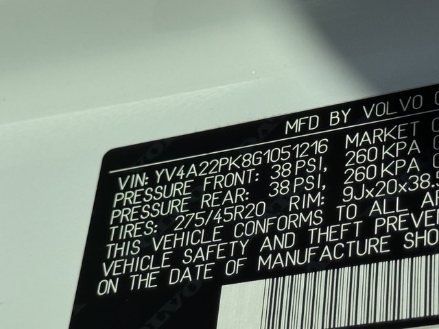 2016 Volvo XC90 T6 Momentum AWD