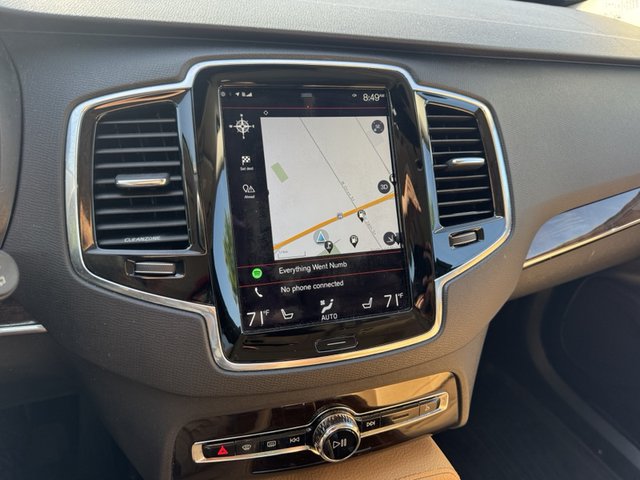 2016 Volvo XC90 T6 Momentum AWD