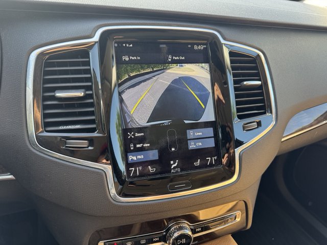 2016 Volvo XC90 T6 Momentum AWD