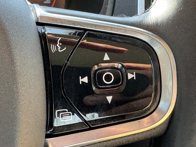 2016 Volvo XC90 T6 Momentum AWD