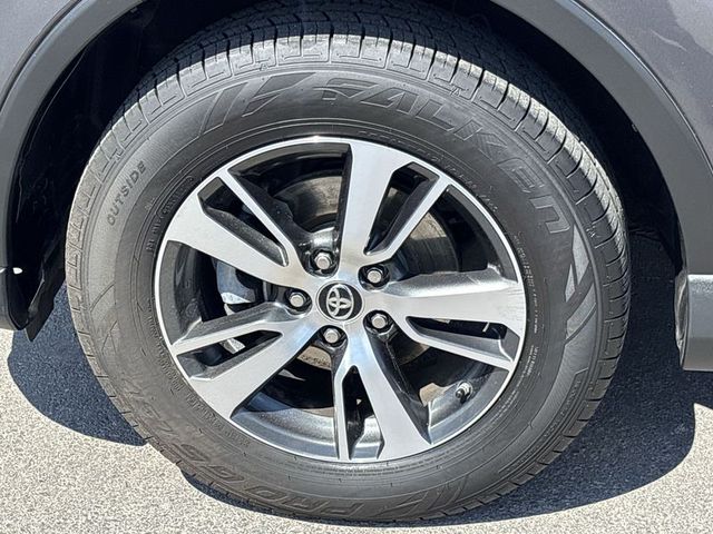 2017 Toyota RAV4 XLE FWD