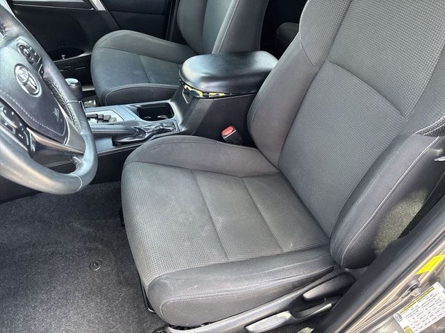 2017 Toyota RAV4 XLE FWD