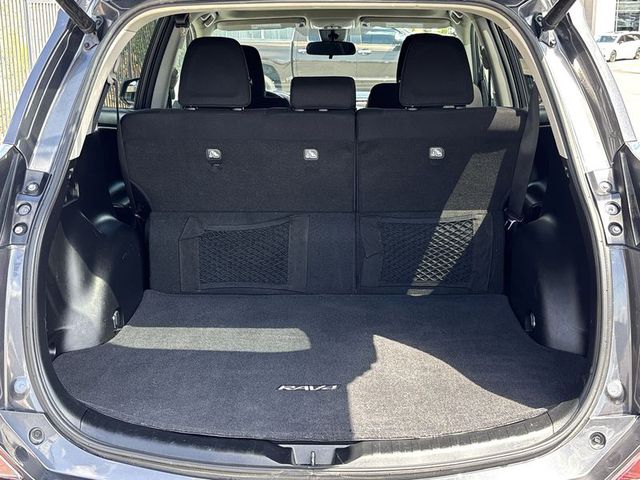 2017 Toyota RAV4 XLE FWD