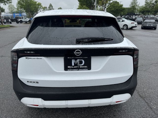2025 Nissan Kicks SV FWD