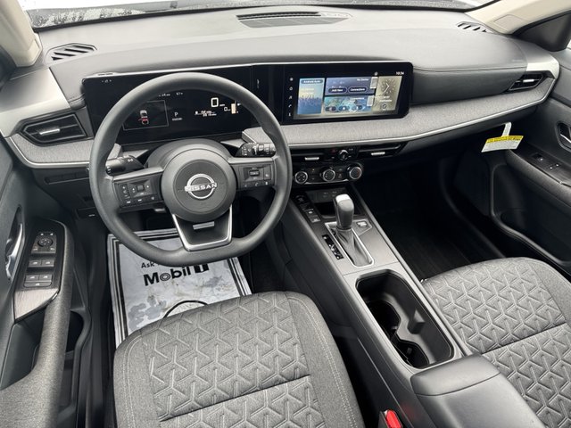 2025 Nissan Kicks SV FWD