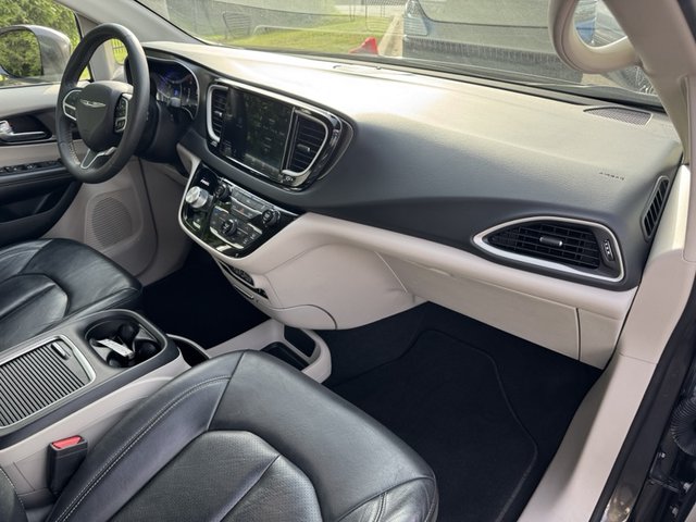2022 Chrysler Pacifica Touring L FWD