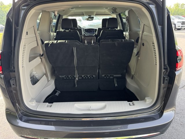 2022 Chrysler Pacifica Touring L FWD