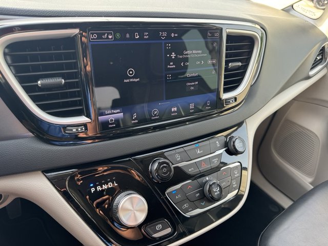 2022 Chrysler Pacifica Touring L FWD