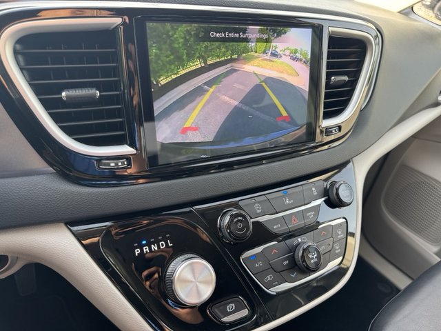 2022 Chrysler Pacifica Touring L FWD