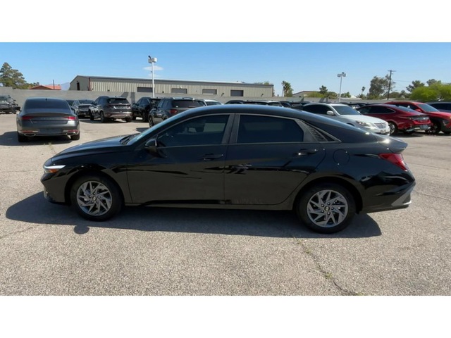 2024 Hyundai Elantra Hybrid Blue