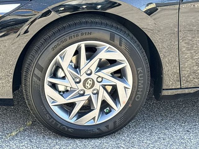 2024 Hyundai Elantra Hybrid Blue