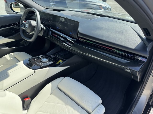 2024 BMW 5 Series 530i