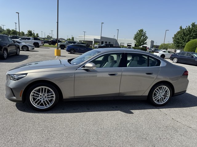 2024 BMW 5 Series 530i