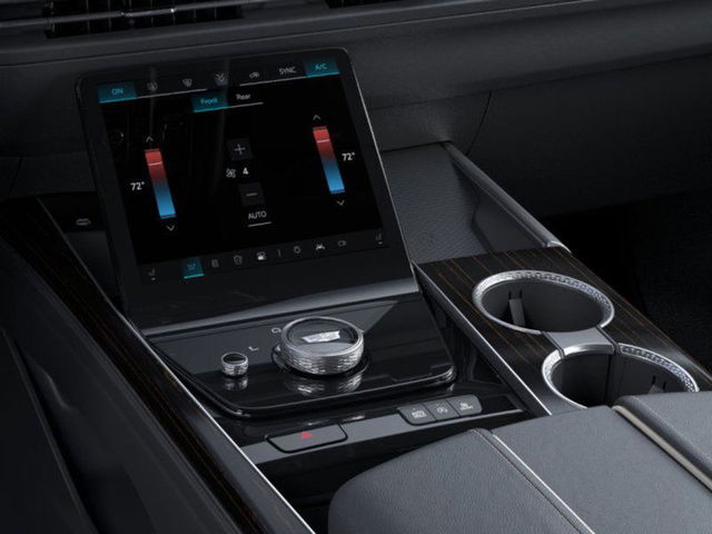 2025 Cadillac Escalade Luxury 4WD ESV