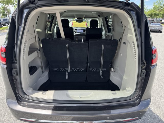 2023 Chrysler Pacifica Touring L FWD