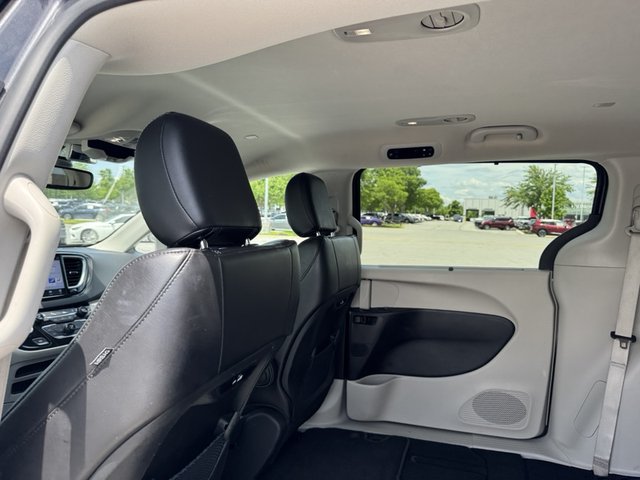 2023 Chrysler Pacifica Touring L FWD
